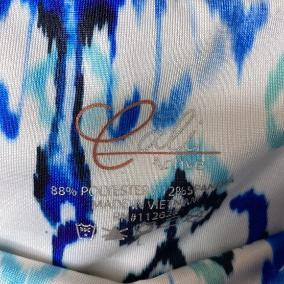 Cali Active Leggings w meadow pockets and inside hidden pocket - Picture 2 of 6